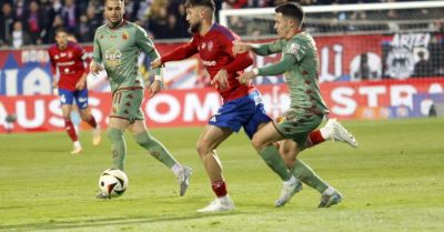 Ekstraklasa piłkarska - potknięcie Rakowa, w niedzielę szansa Lecha